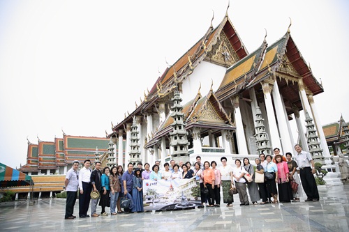 เที่ยววัด ชมวัง ย้อนรอยสี่แผ่นดิน