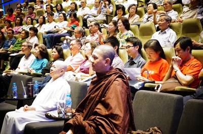ฟังบรรยายธรรม “พบทางแห่งสุขได้ง่าย.. สบายทั้งกายใจ”